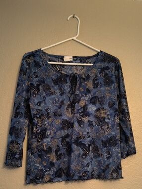 American Made Vintage Blue Floral Patterned Top With String Accent / Large